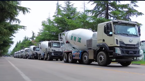 水泥罐车